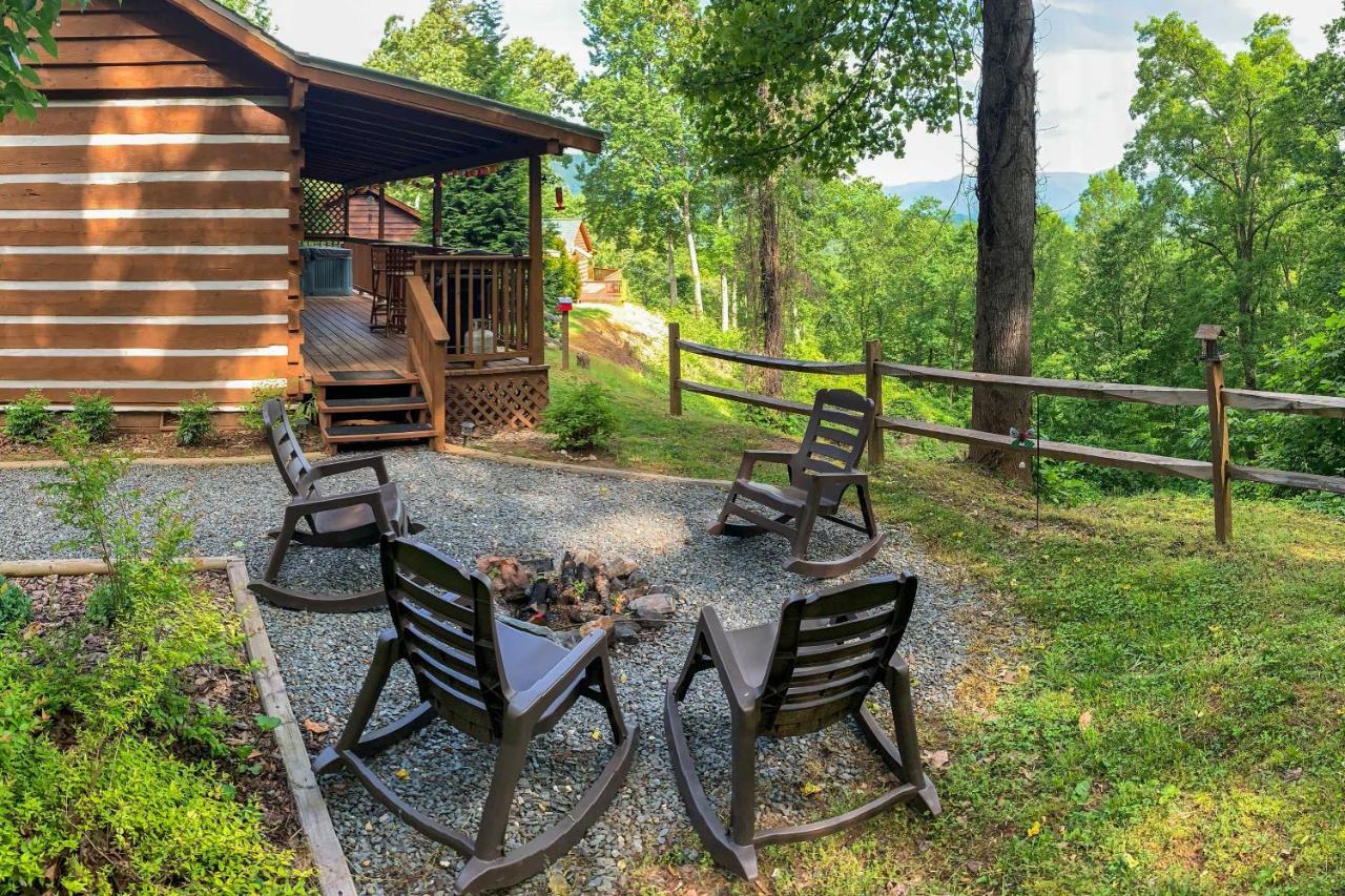 Cozy Cabin With Hot Tub And Smoky Mountain Views! Villa Bryson City Exteriör bild