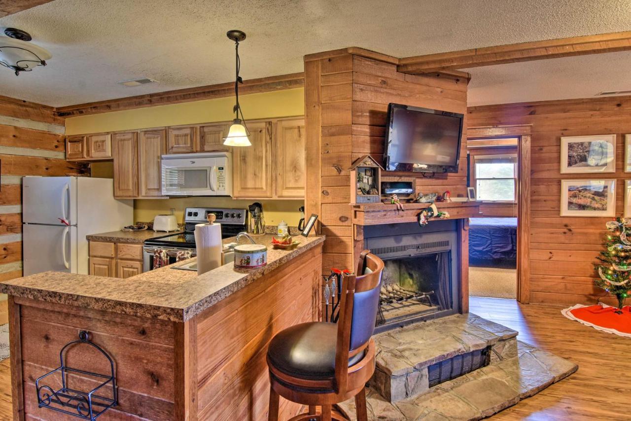 Cozy Cabin With Hot Tub And Smoky Mountain Views! Villa Bryson City Exteriör bild