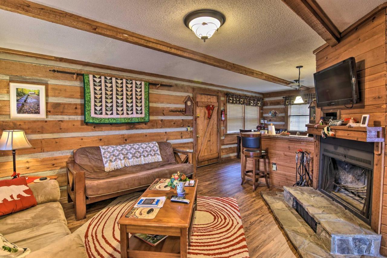 Cozy Cabin With Hot Tub And Smoky Mountain Views! Villa Bryson City Exteriör bild